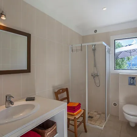 Holiday home Domaine E Belle Bone