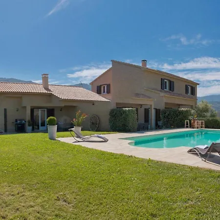 Holiday home Domaine E Belle Bone *